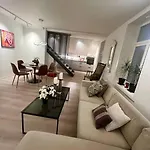 Apartment I Hjertet Av Nordens Paris. *
