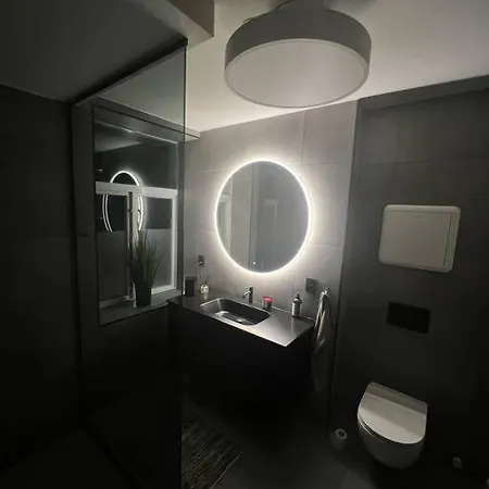 I Hjertet Av Nordens Paris. * Tromsø