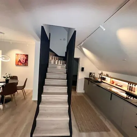 I Hjertet Av Nordens Paris. * Tromsø
