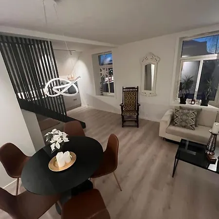 I Hjertet Av Nordens Paris. Tromsø