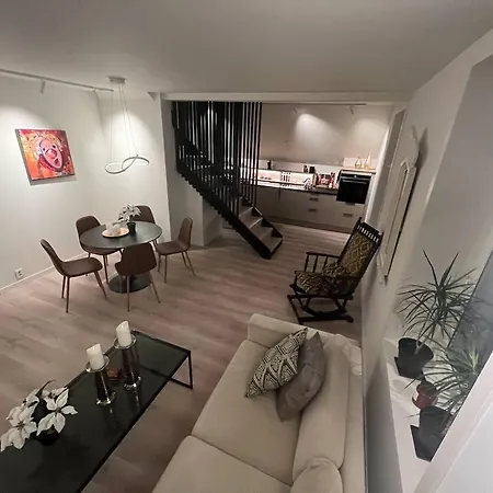I Hjertet Av Nordens Paris. * Tromsø