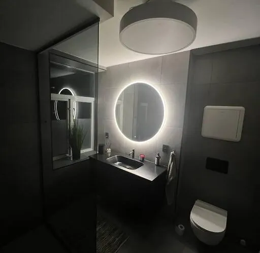 I Hjertet Av Nordens Paris. * Tromsø