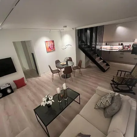 I Hjertet Av Nordens Paris. * 特罗姆瑟